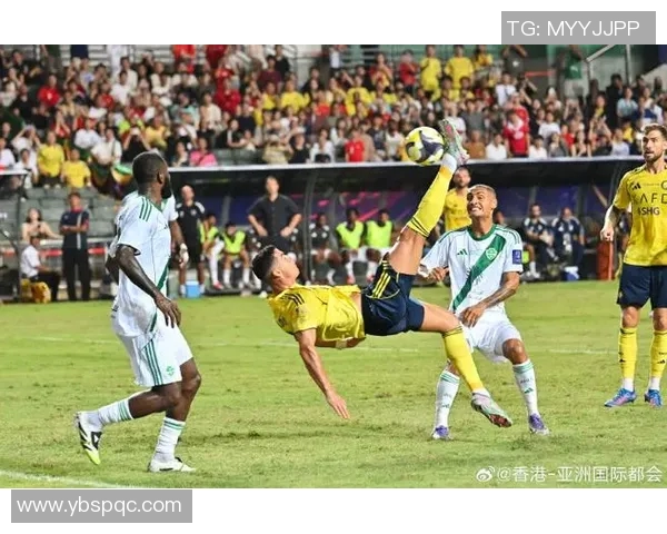 大体型足球明星们的独特优势与球场表现解析