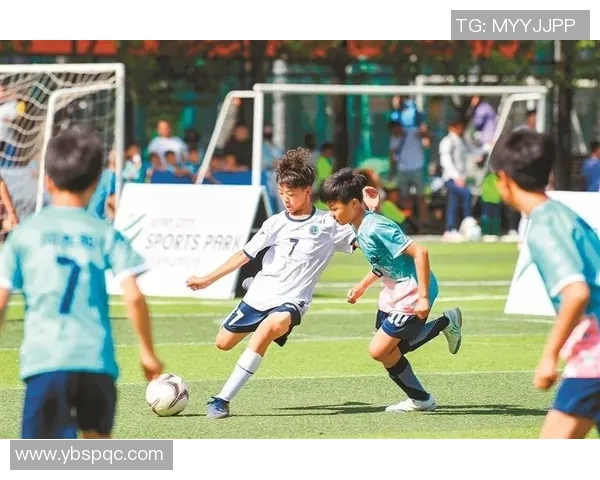 哪些足球明星在场外也热爱足球 他们的足球情结与球迷共鸣 哪些足球明星在场外也热爱足球 他们的足球情结与球迷共鸣