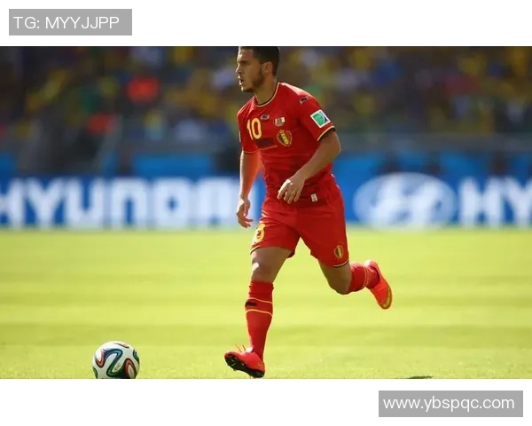 全球足球巨星高清图集 精选经典球员瞬间回顾与精彩时刻合集