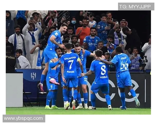 昔日足球巨星荣耀回归 新赛季再度披上熟悉战袍重燃激情